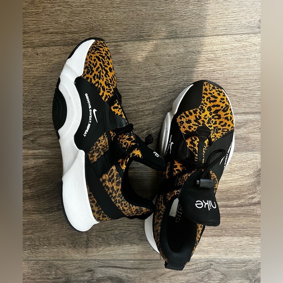 Nike Superrep Go Animal Print /Cheetah size 8.5 women’s - Picture 2 of 2